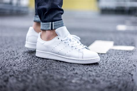 stan smith shoes all white.